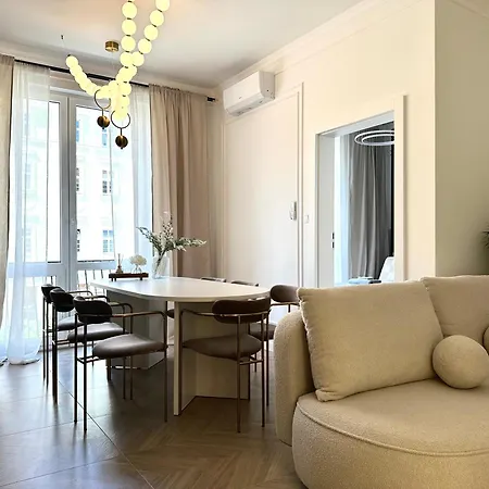 Swidnicka - 200m Main Square - Self Check-in 20h Wroclaw