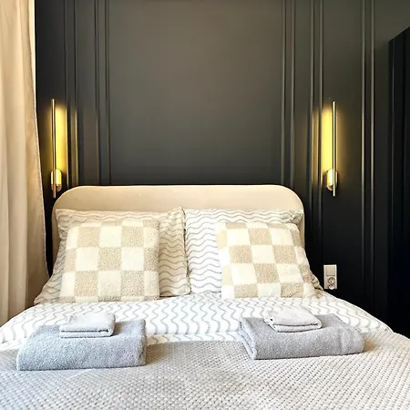 Apartment Swidnicka - 200m Main Square - Self Check-in 20h