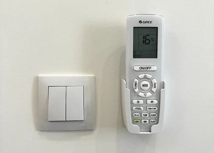 Swidnicka - 200m Main Square - Self Check-in 20h