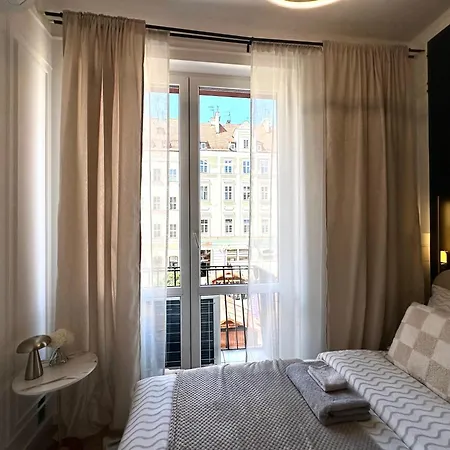 Swidnicka - 200m Main Square - Self Check-in 20h *