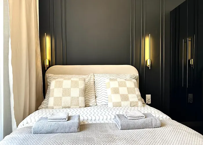 Apartmán Swidnicka - 200m Main Square - Self Check-in 20h