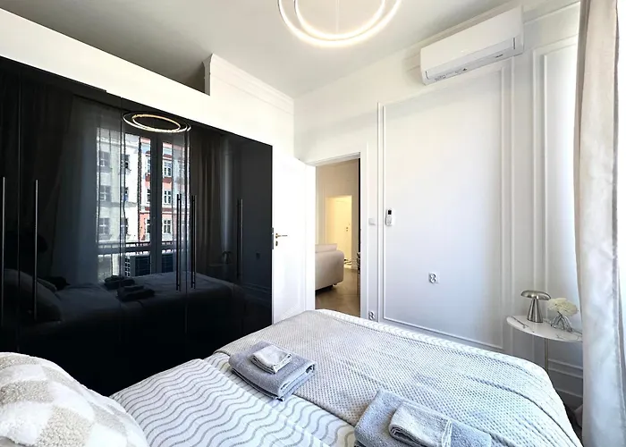 Apartmán Swidnicka - 200m Main Square - Self Check-in 20h *